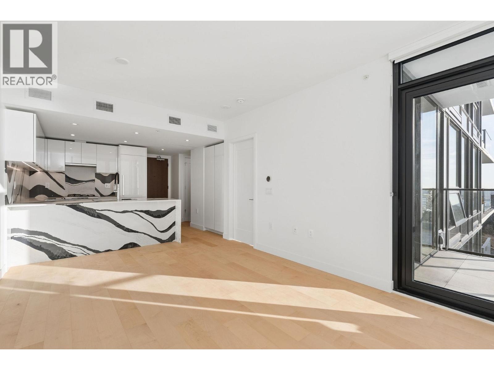 1004 135 E 13TH STREET