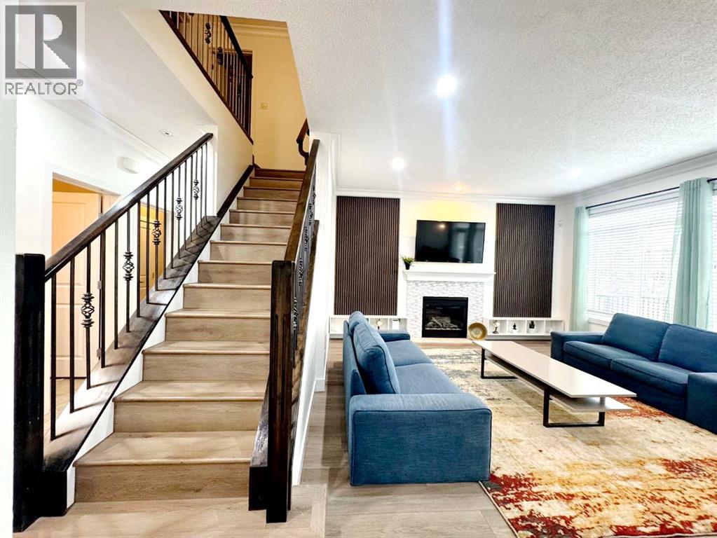 109 KINNIBURGH Boulevard E