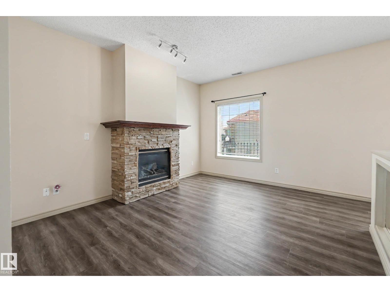 #92 13825 155 AV NW