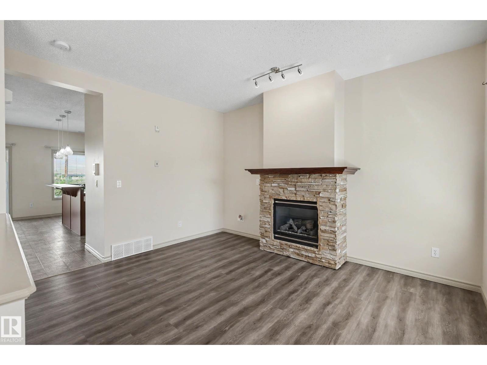 #92 13825 155 AV NW