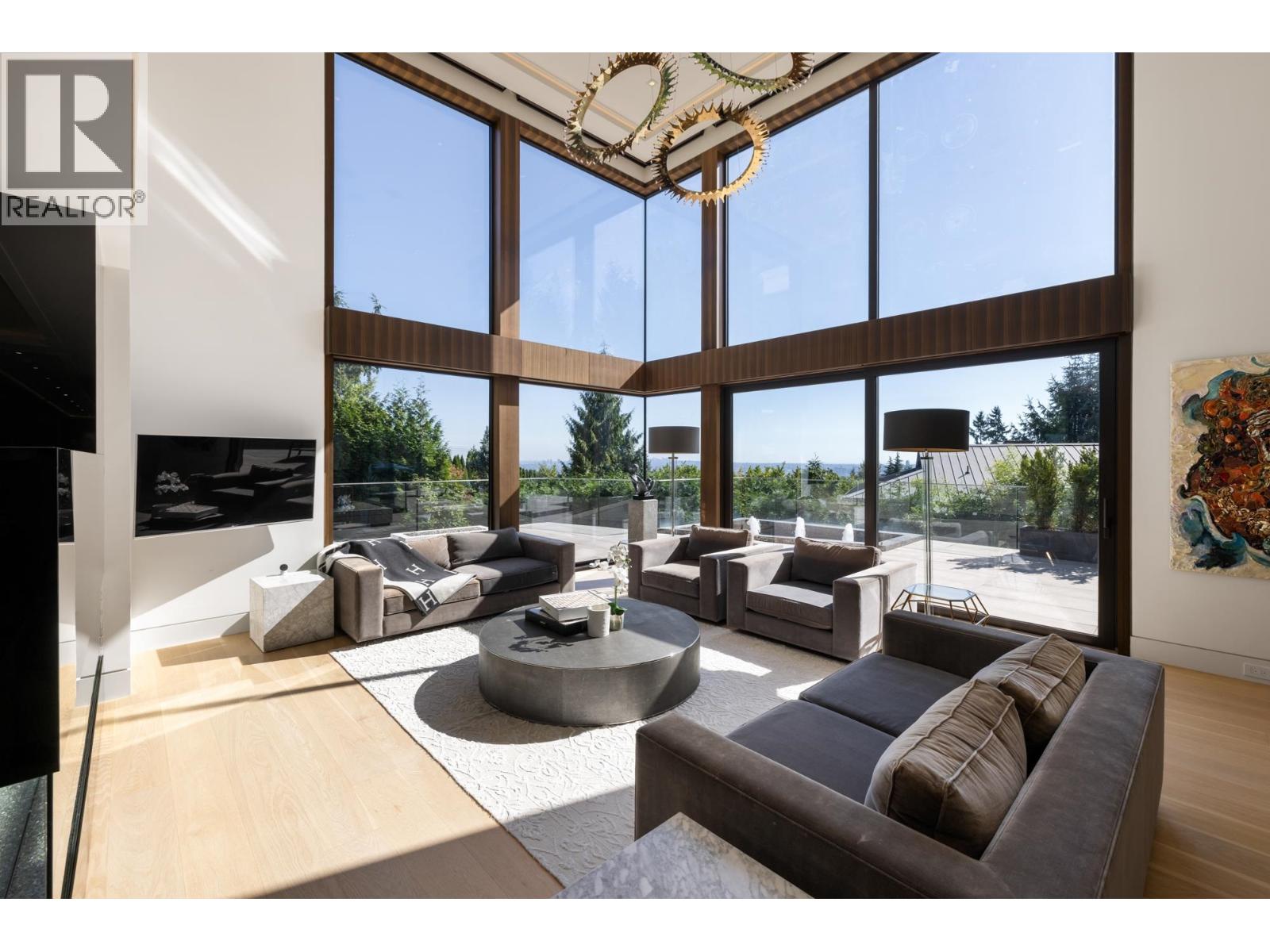 1050 KING GEORGES WAY