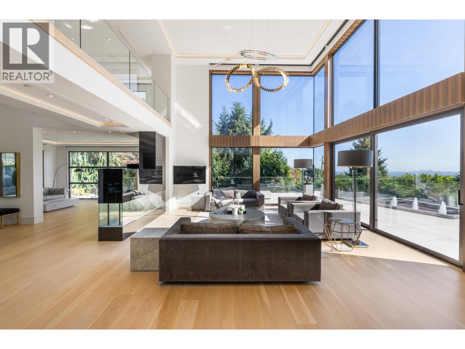 1050 KING GEORGES WAY