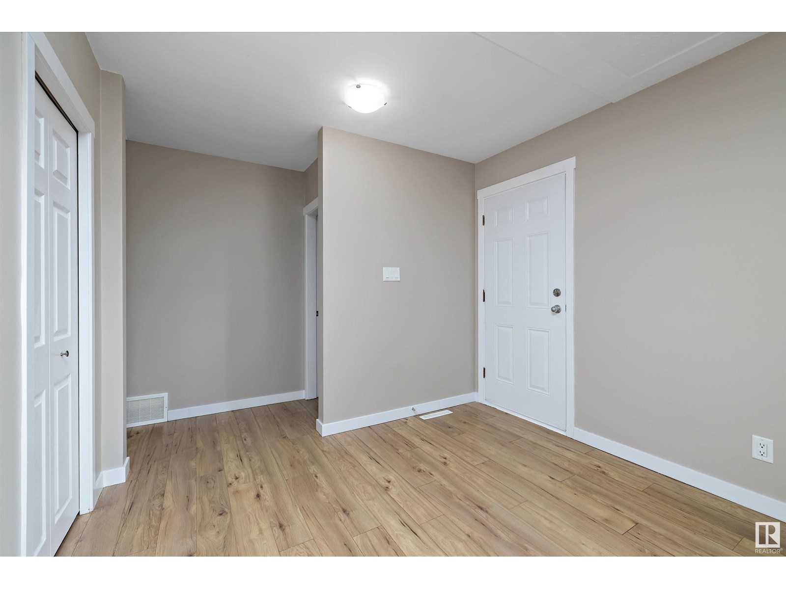 13320 105 ST NW