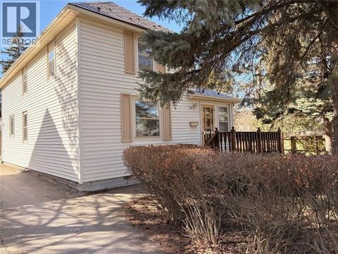 26 CHESTNUT Street Fonthill ON L3E0K3