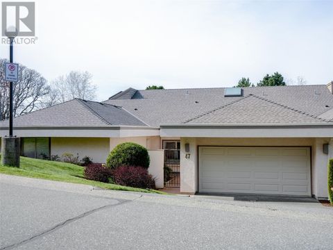47 4318 Emily Carr Dr Saanich BC V8X5E7