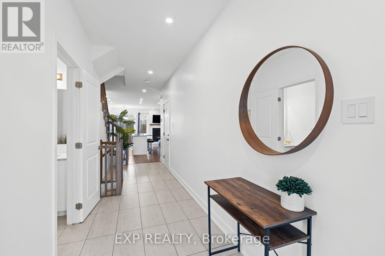 653 PUTNEY CRESCENT