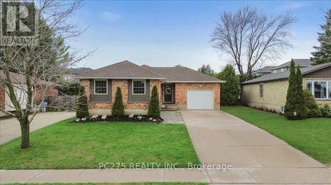 105 GIBSON CRESCENT Lucan Biddulph (Lucan) ON N0M2J0