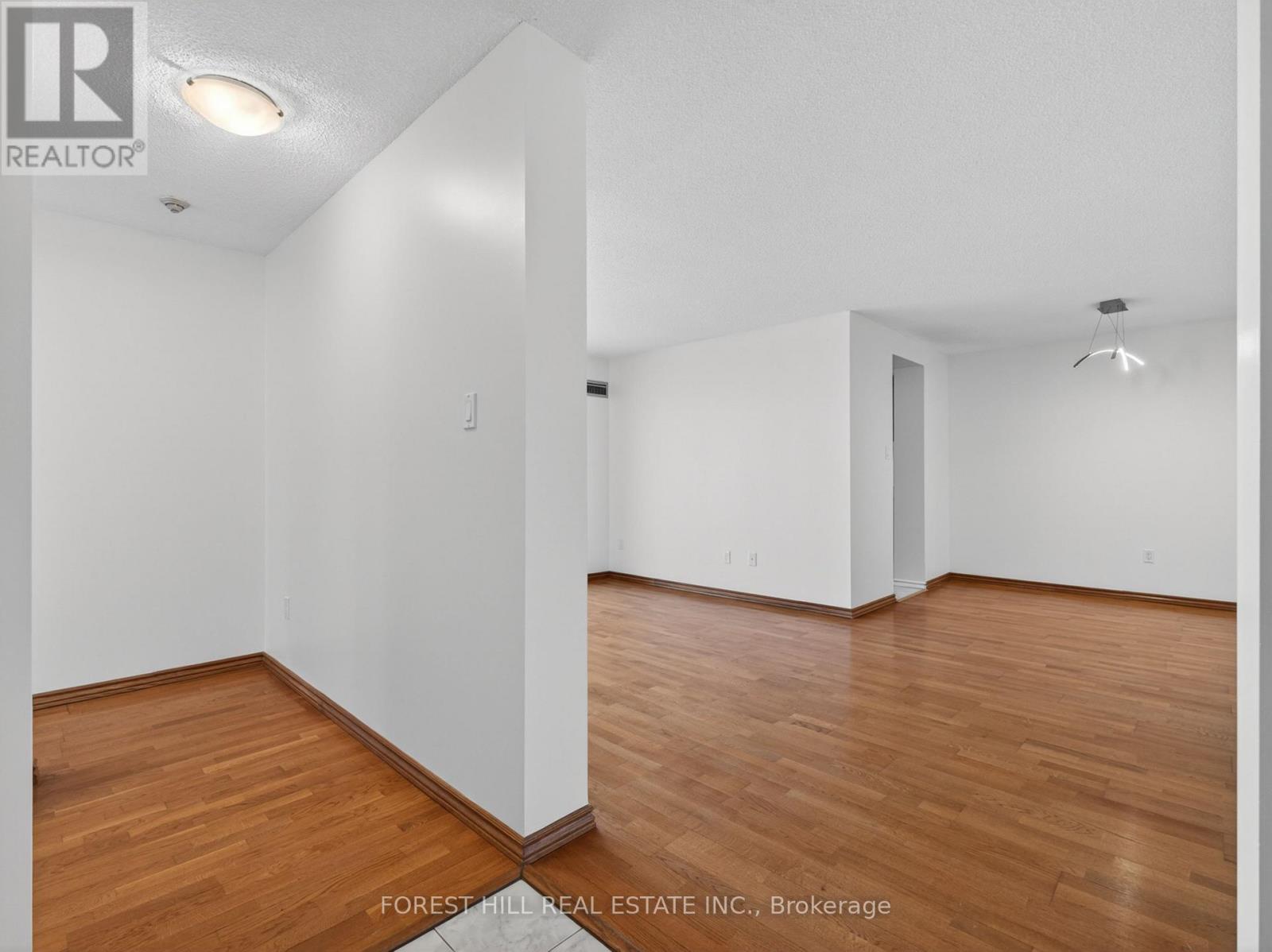 1201 - 100 COUNTY COURT BOULEVARD