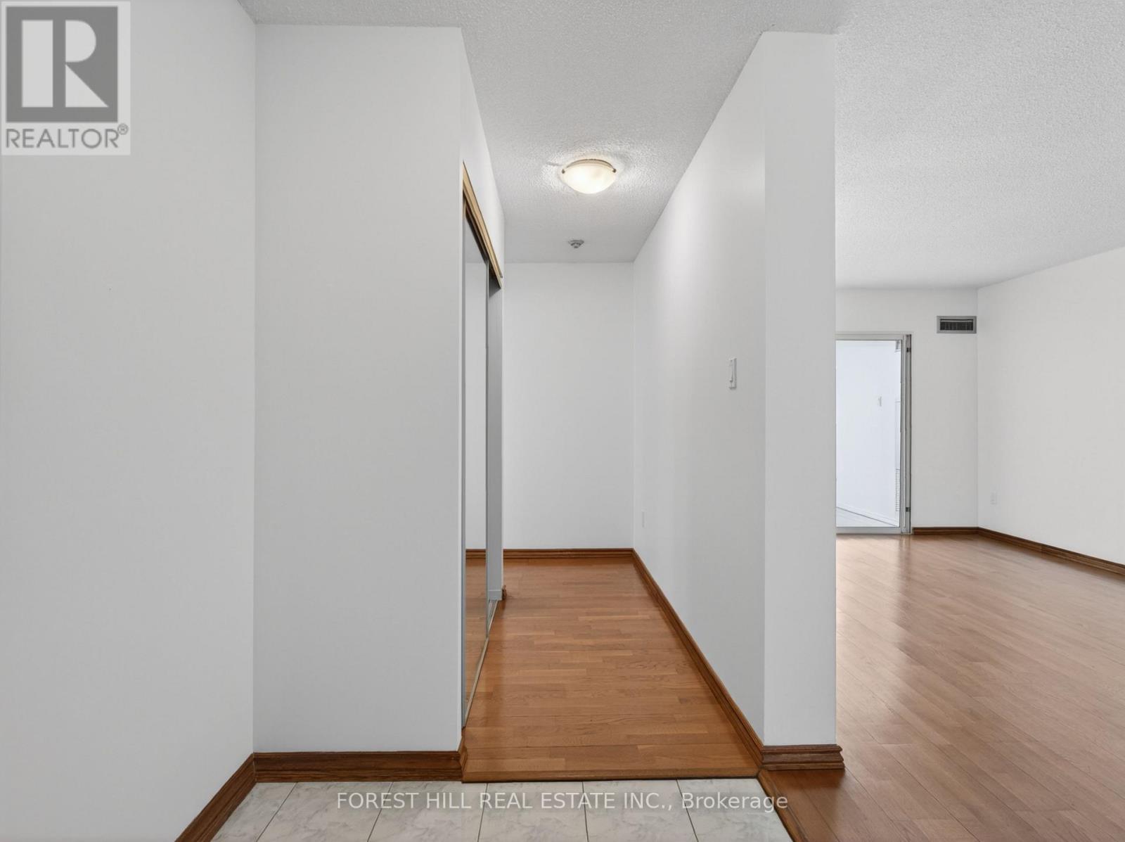 1201 - 100 COUNTY COURT BOULEVARD