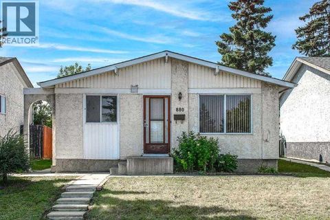 880 Rundlecairn Way NE Calgary AB T1Y2R7