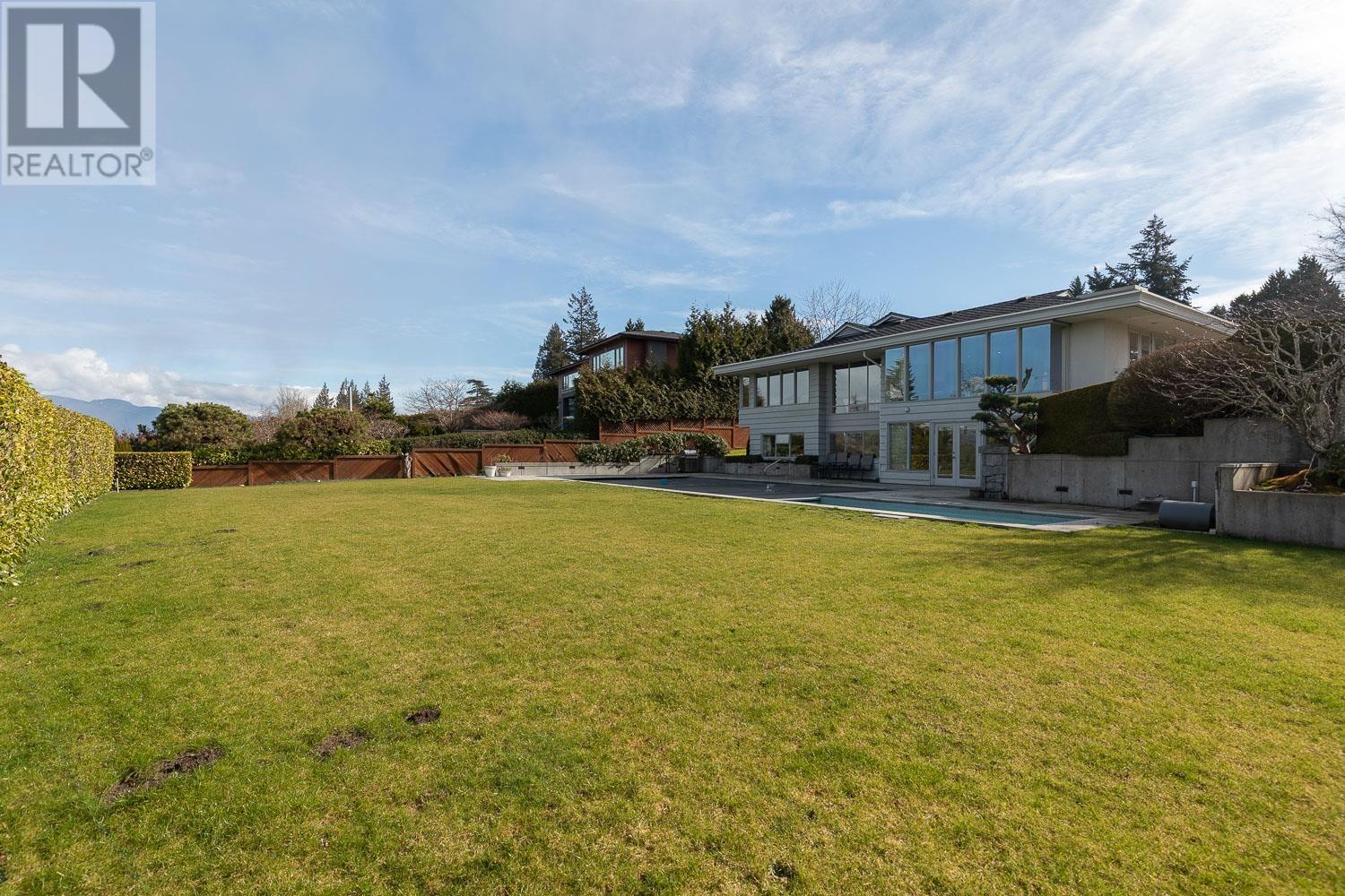 1516 WESBROOK CRESCENT