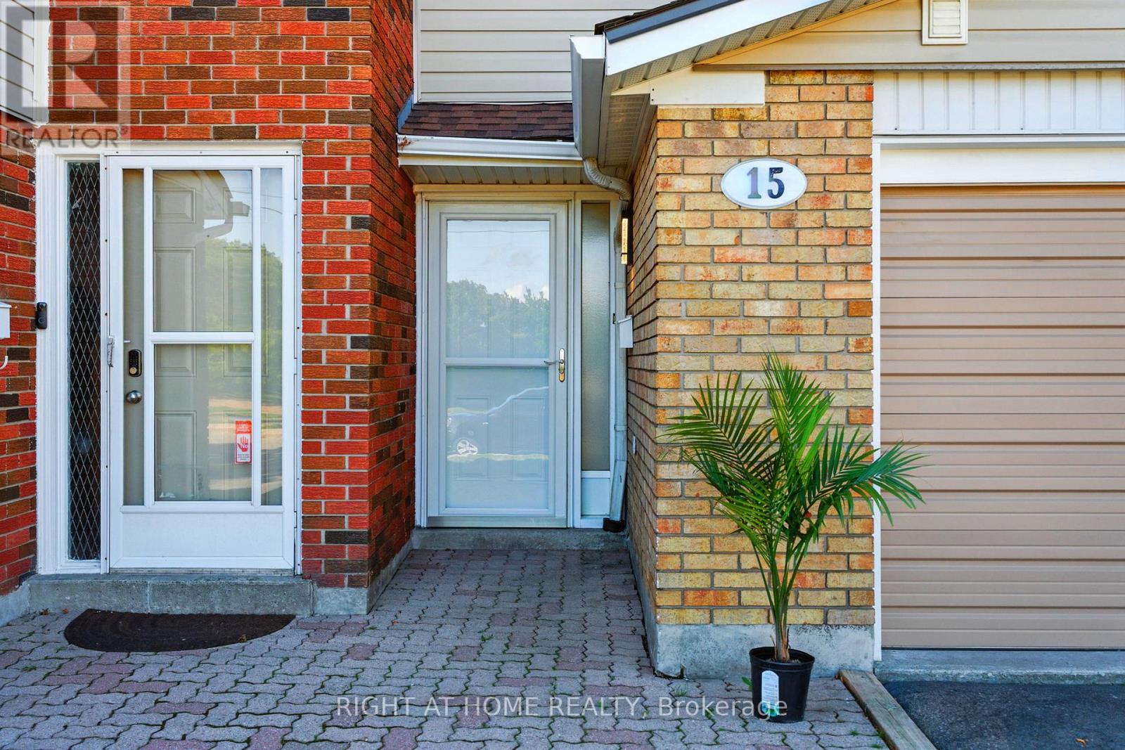 15 - 11 HARRISFORD STREET