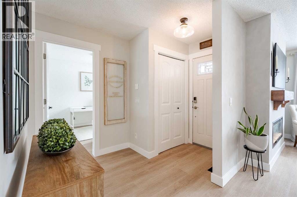 531 Deerpath Court SE