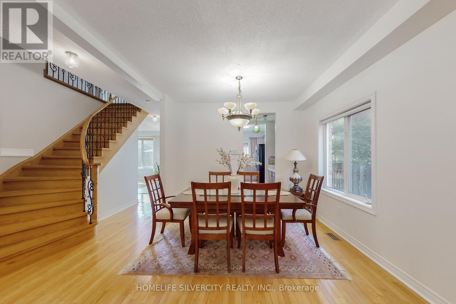 6 ROUGE FAIRWAY STREET