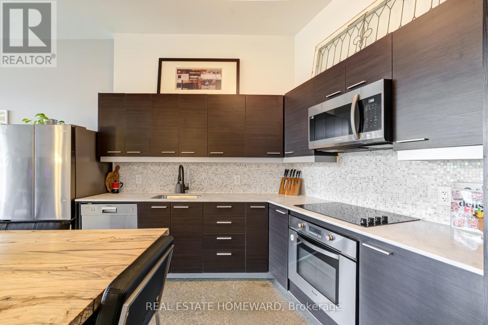 310 - 549 KING STREET E