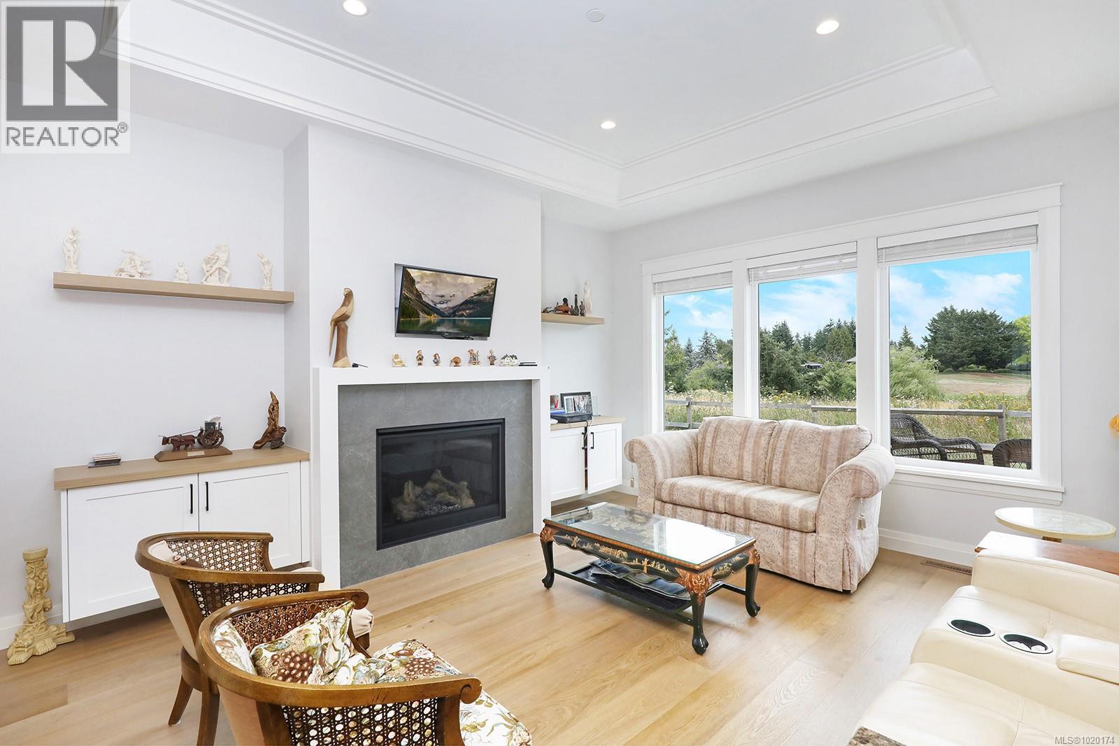 124 1444 CROWN ISLE Dr