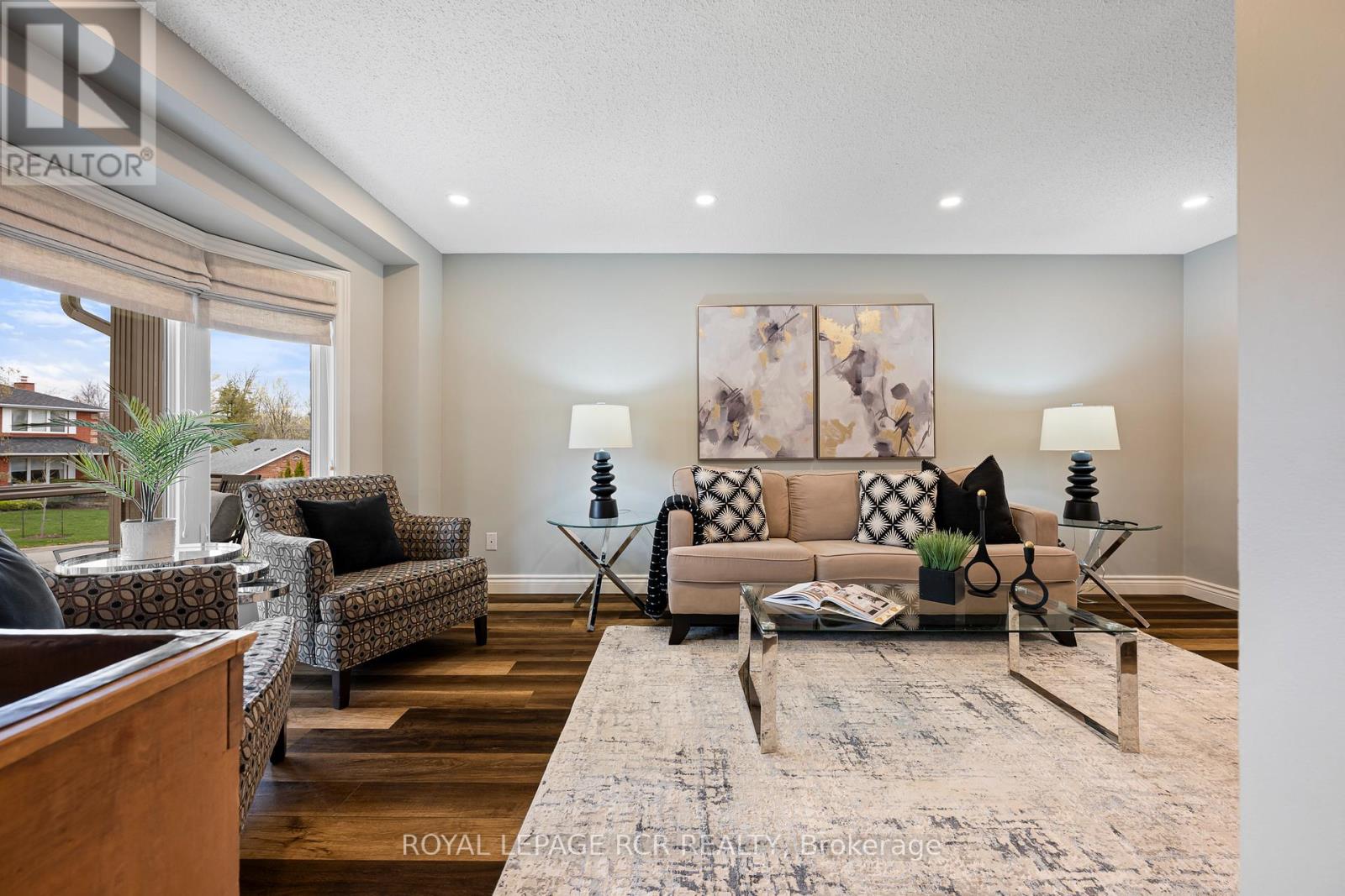 240 OAKWOOD CRESCENT
