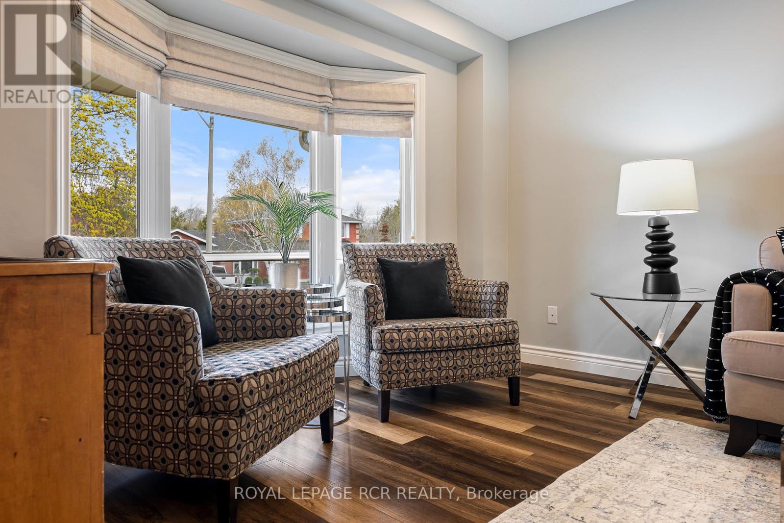 240 OAKWOOD CRESCENT