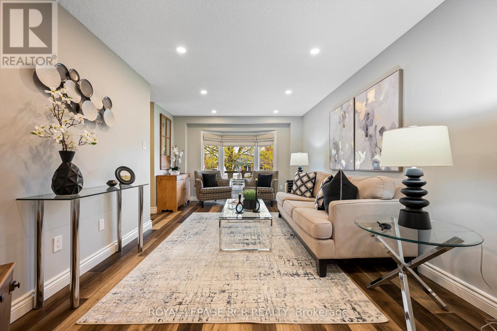 240 OAKWOOD CRESCENT