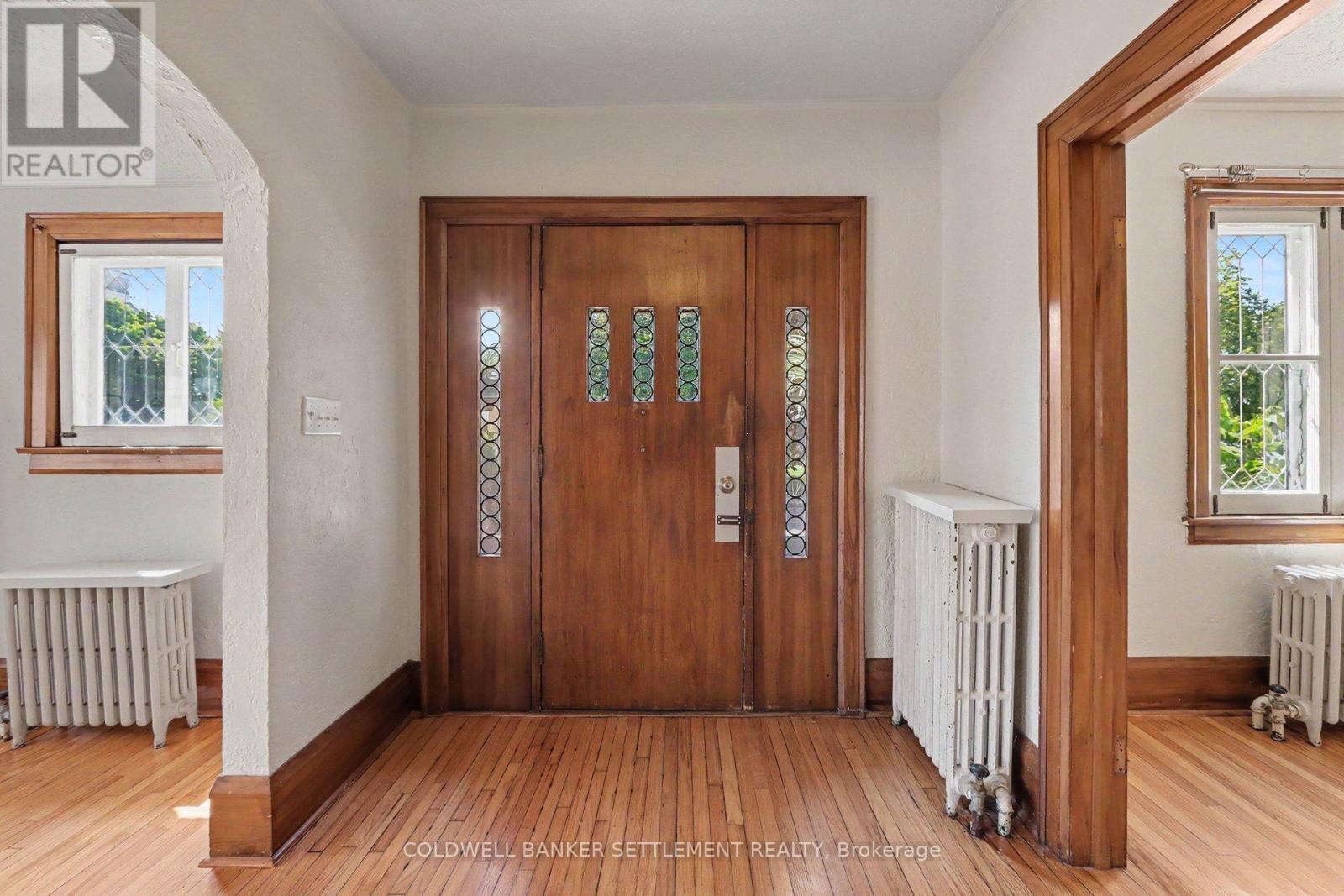 2 GLADSTONE AVENUE