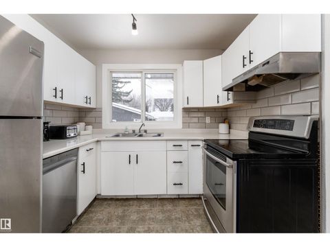 12316 140 ST NW Edmonton AB T5L2C8