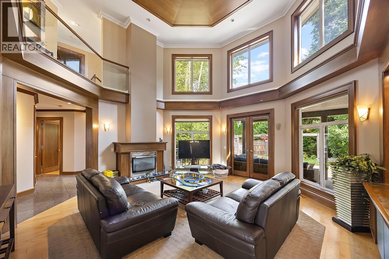 3582 EDGEMONT BOULEVARD