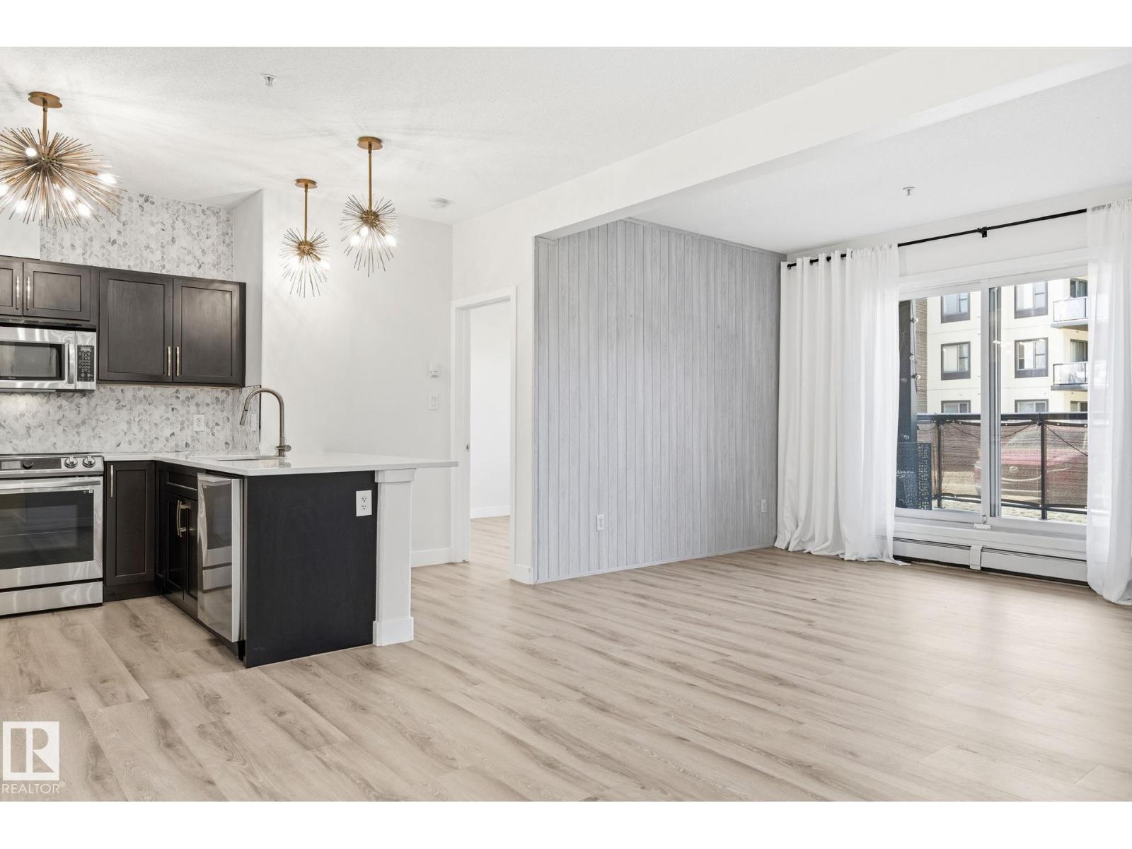 #105 304 AMBLESIDE LINK LI SW