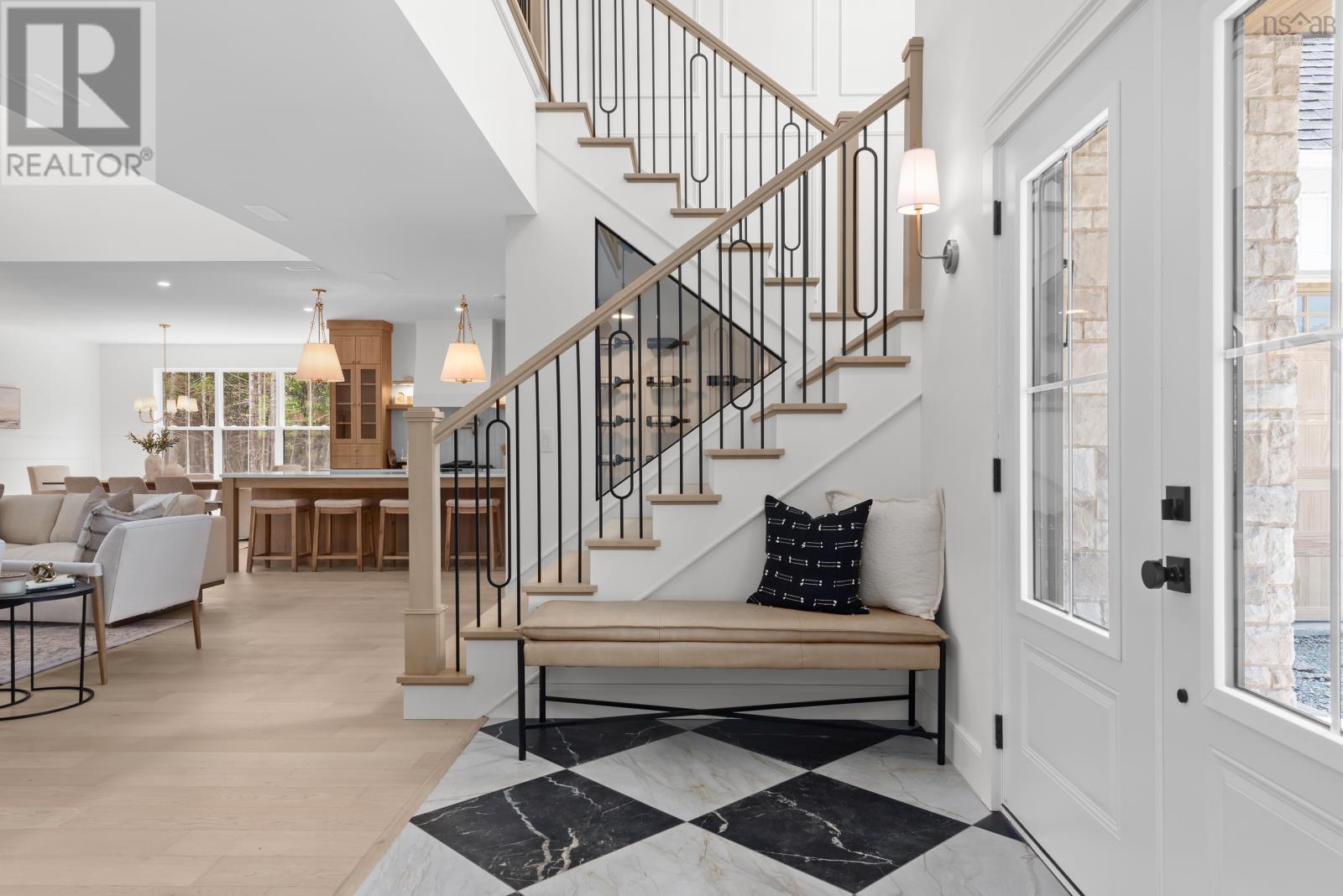 372 Canoe Crescent