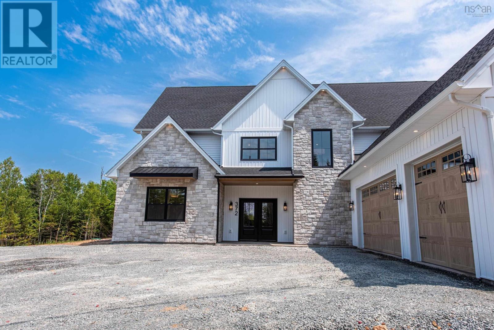 372 Canoe Crescent
