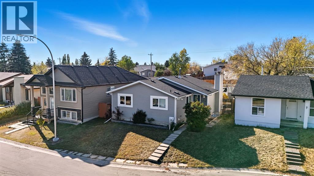 108 Falchurch Crescent NE