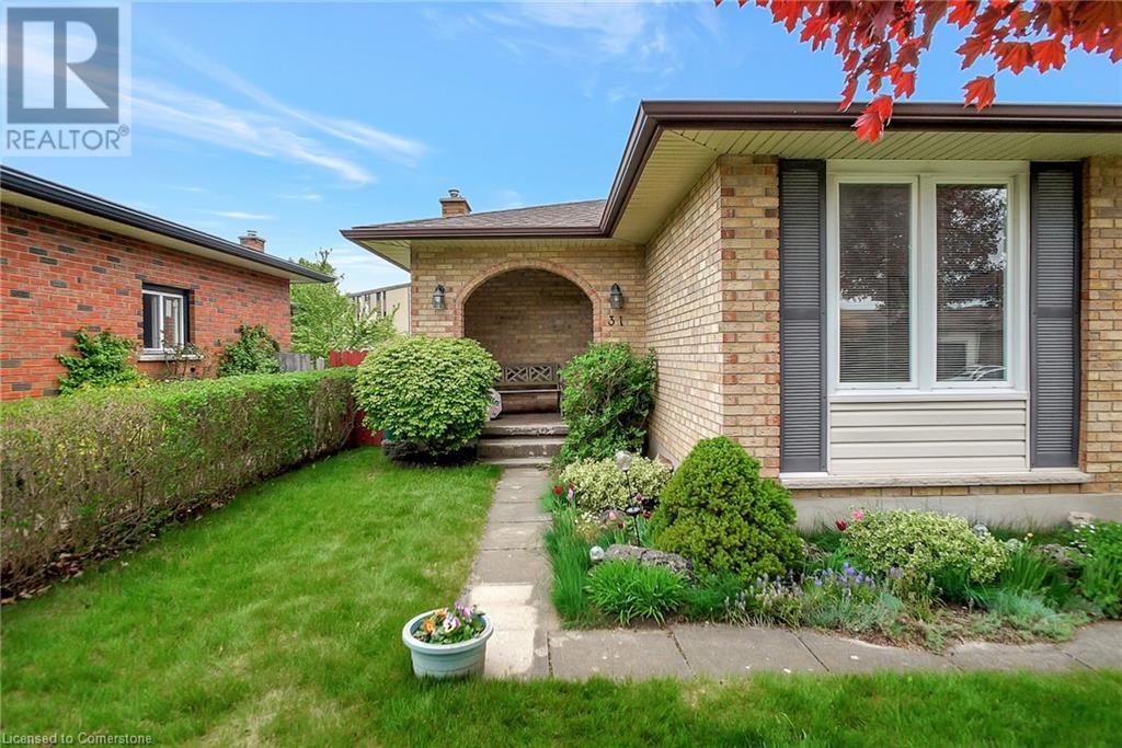 31 JULIANA Crescent