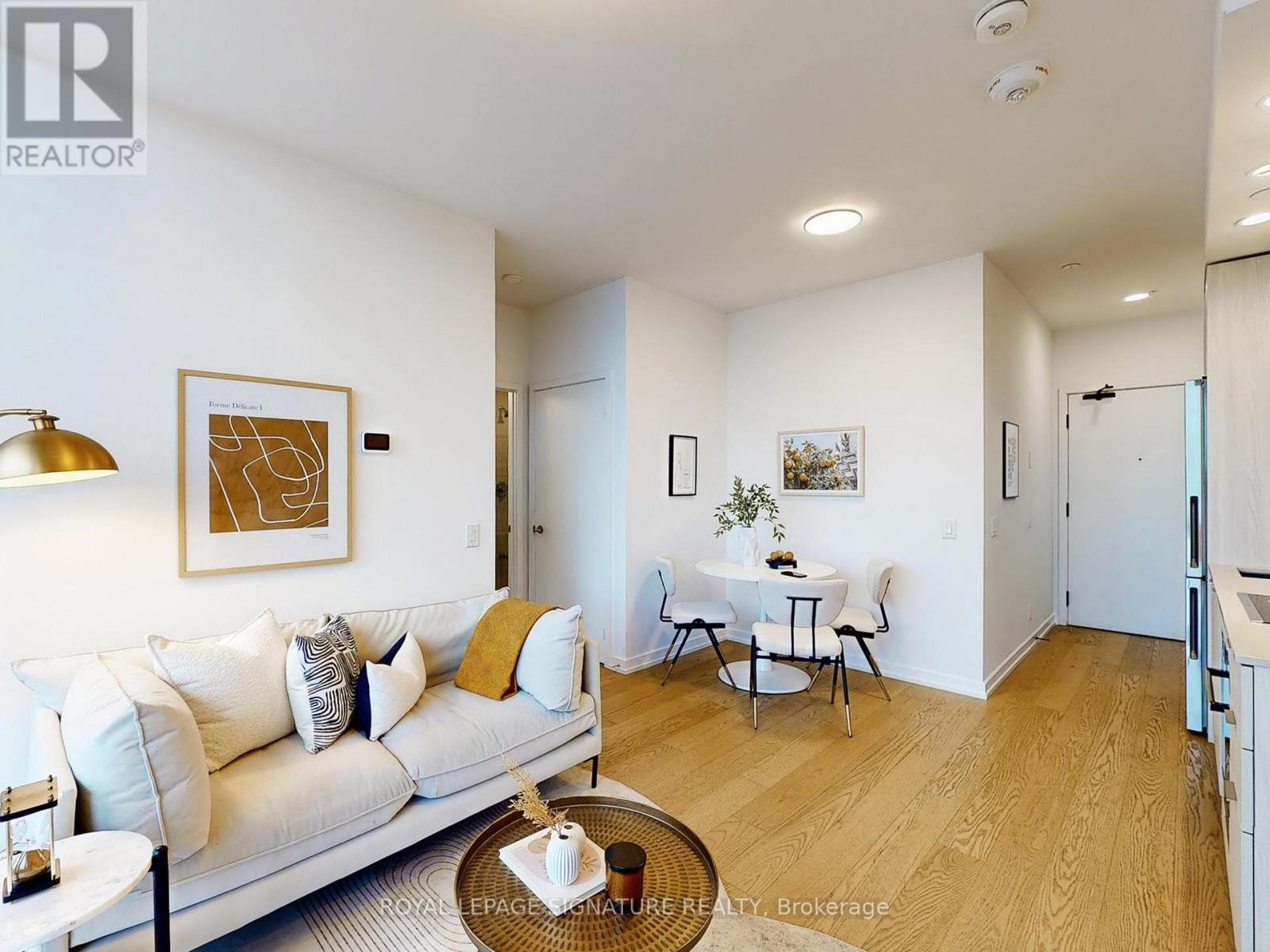 2616 - 20 TUBMAN AVENUE