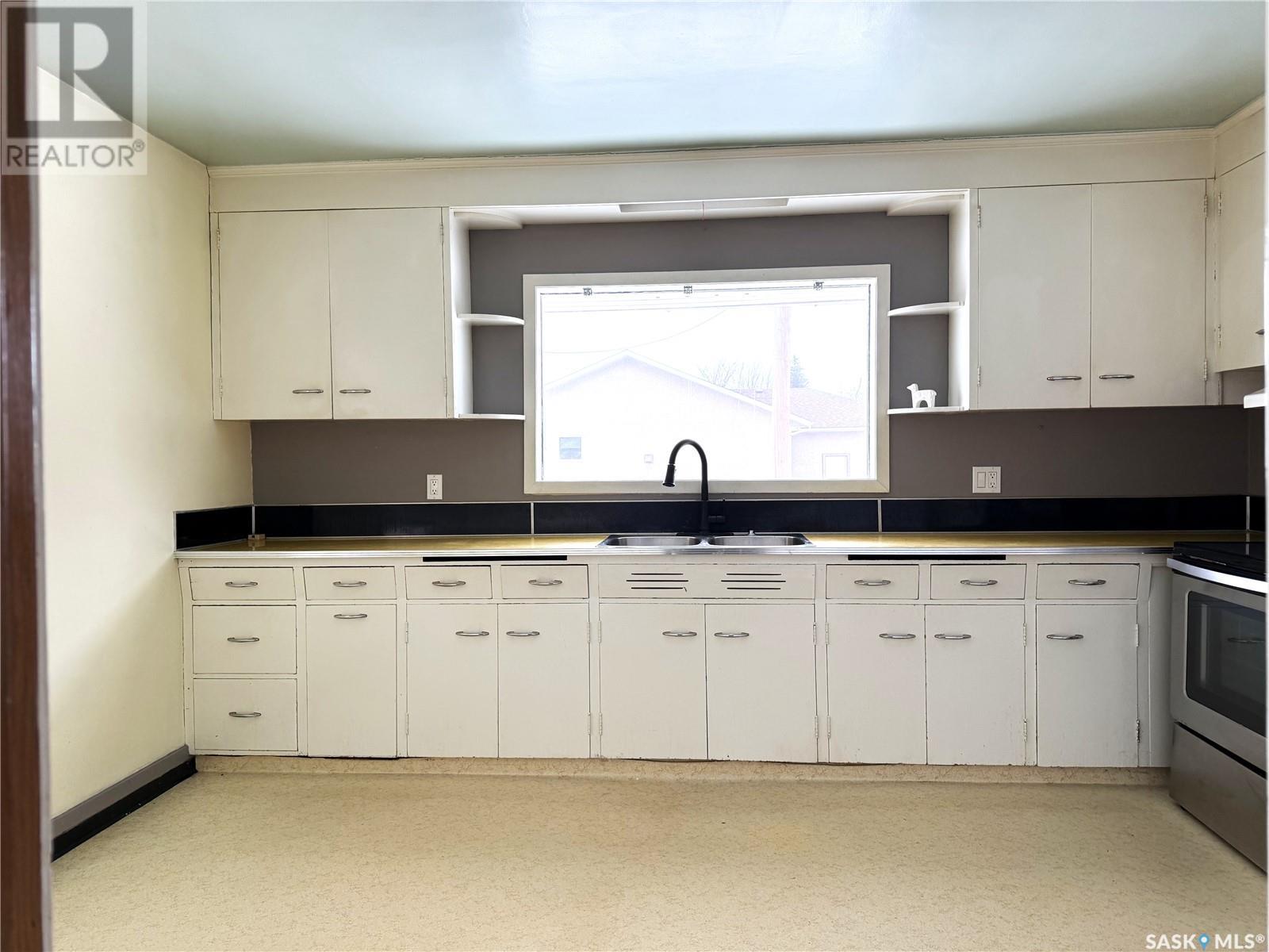 637 6th STREET