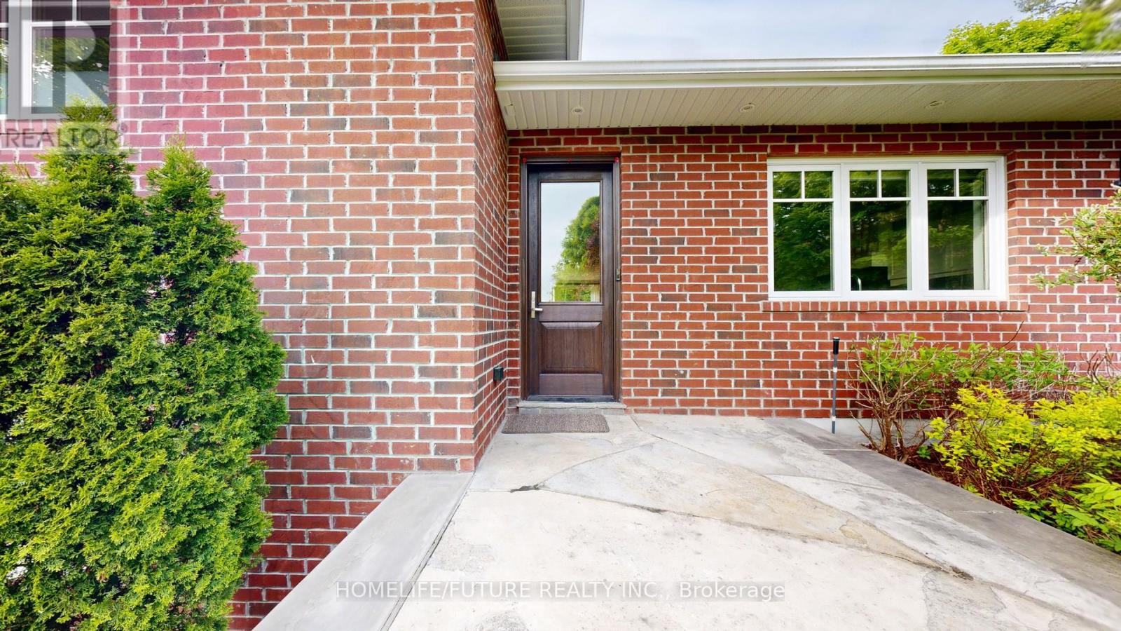 5556 VIVIAN ROAD