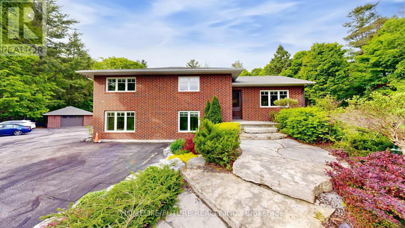 5556 VIVIAN ROAD