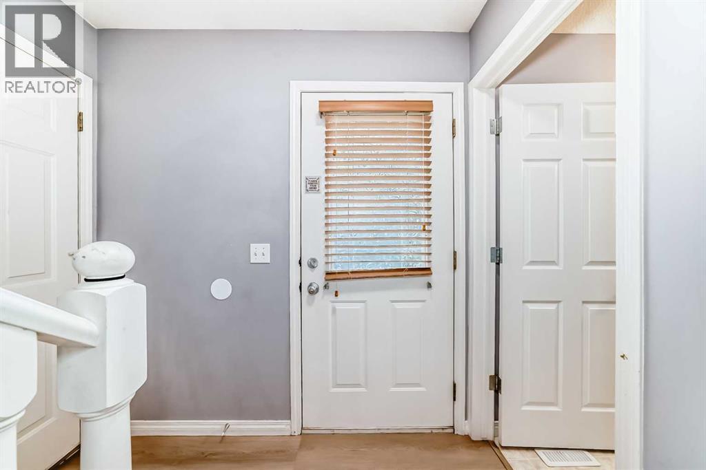 156 Simcoe Place SW