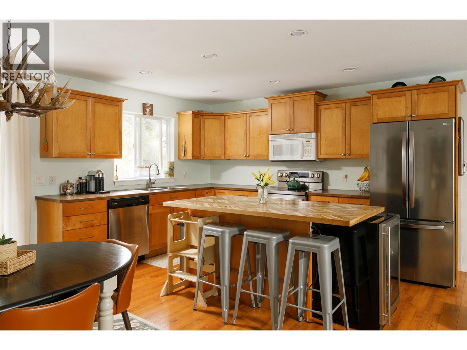 7318 Fintry Delta Road