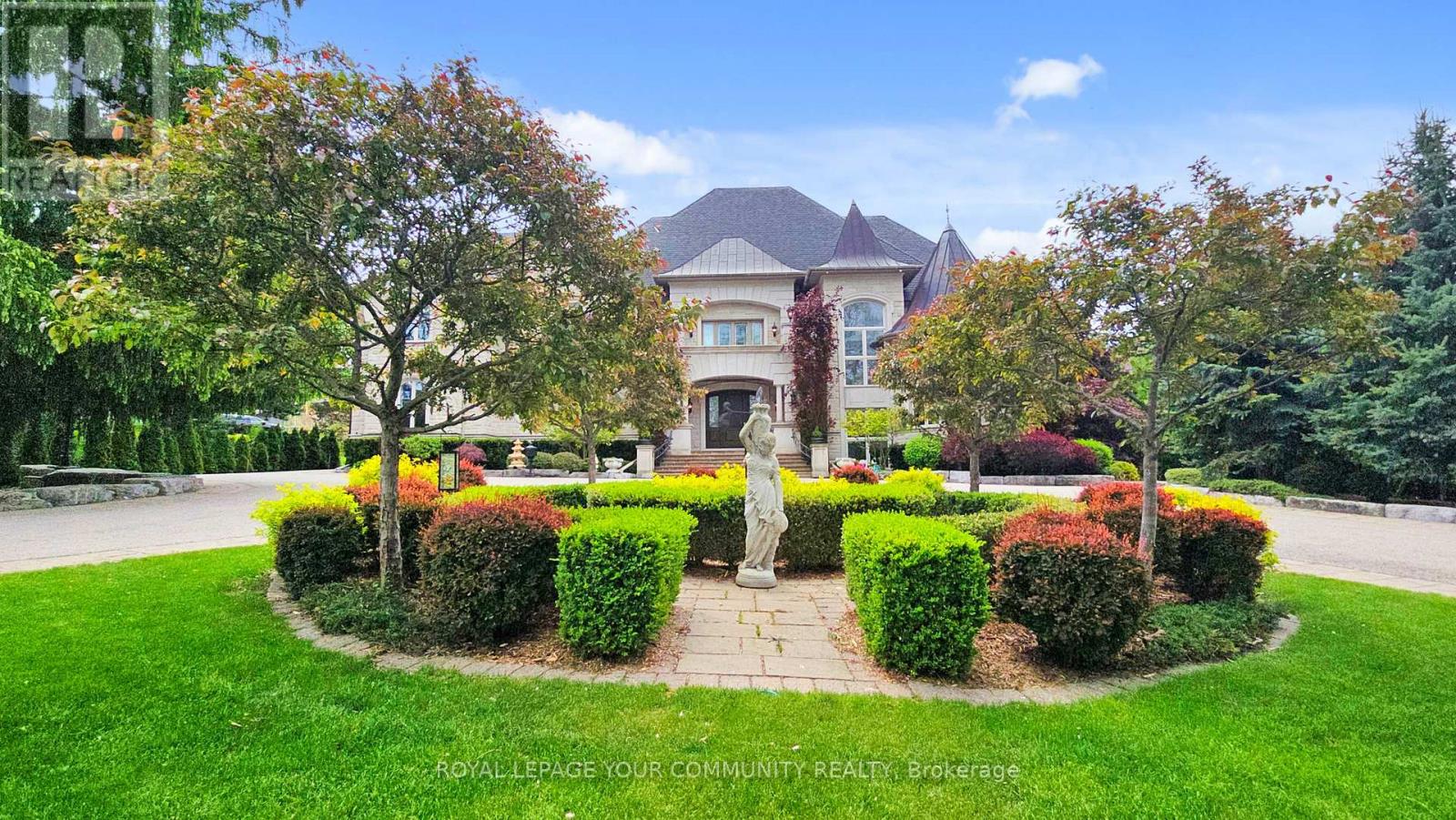 33 DENHAM DRIVE