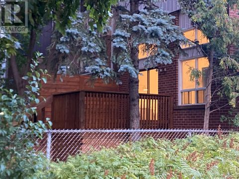 28 FESTIVAL DRIVE Toronto (Westminster-Branson) ON M2R3V1