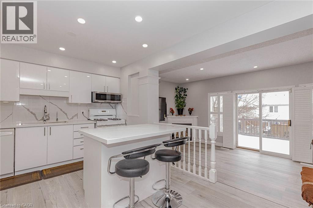 128 KARALEE Crescent