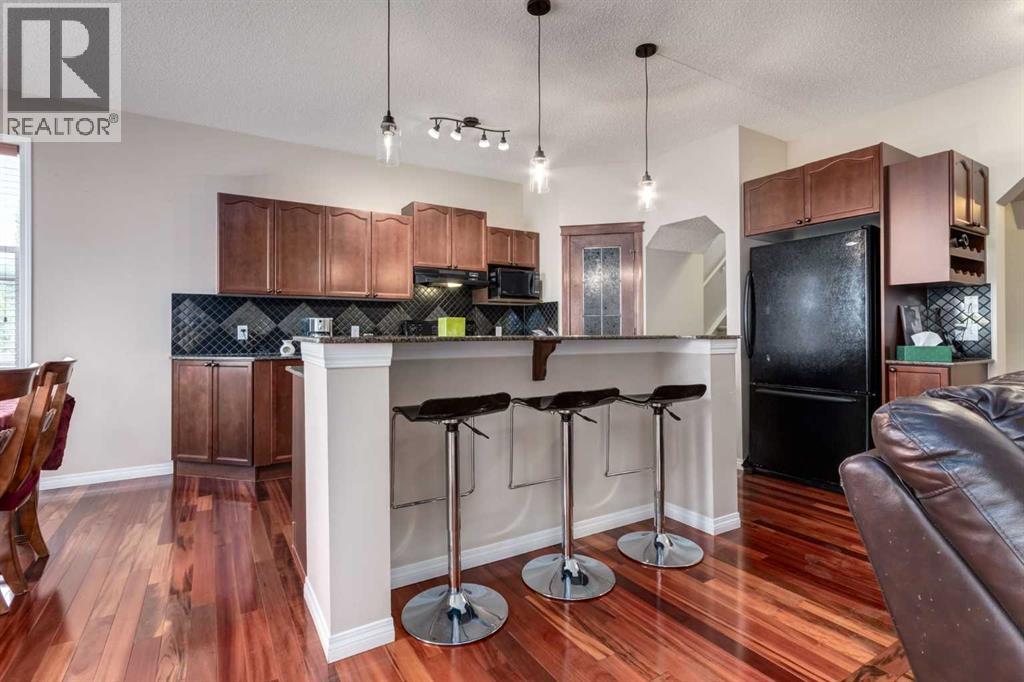 82 Everglen Crescent SW