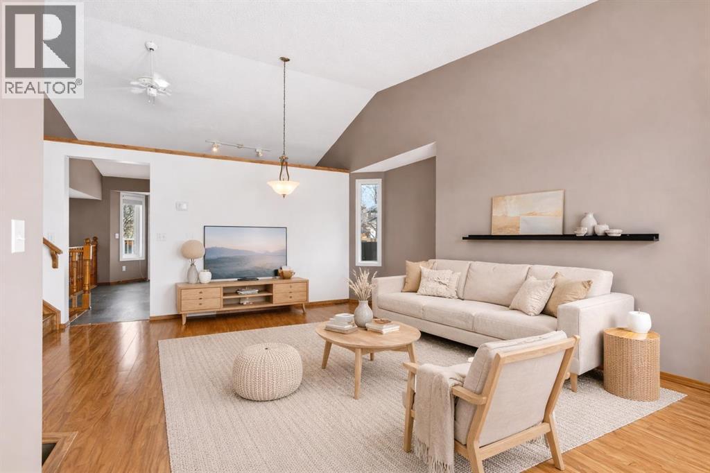 1208 Sunvista Way SE