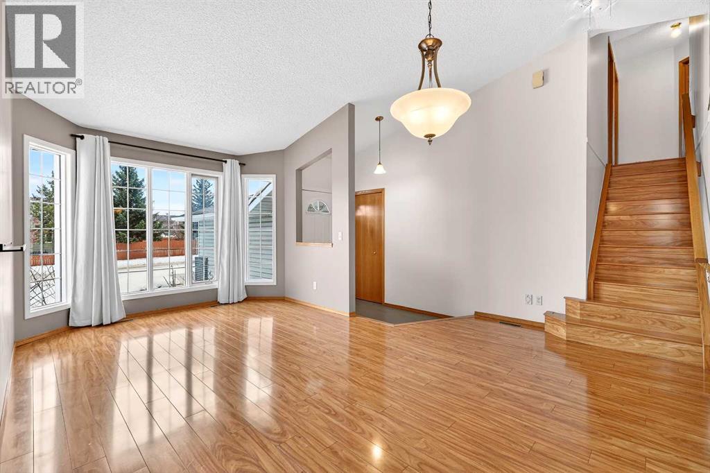 1208 Sunvista Way SE