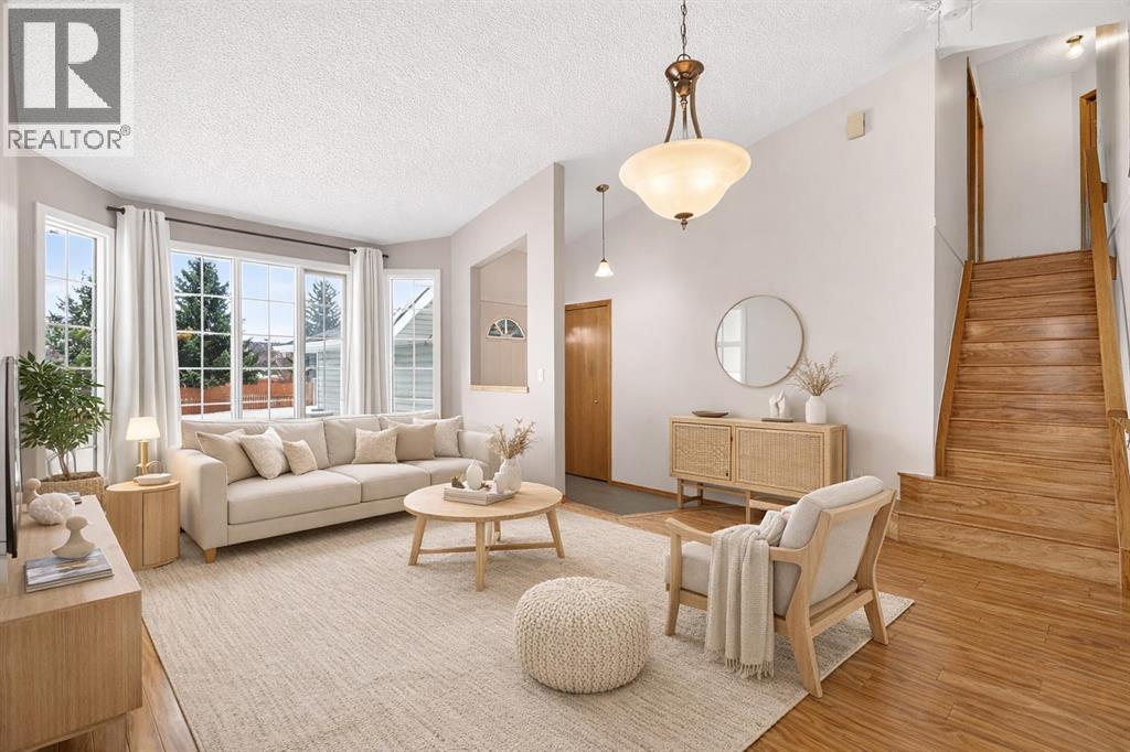 1208 Sunvista Way SE