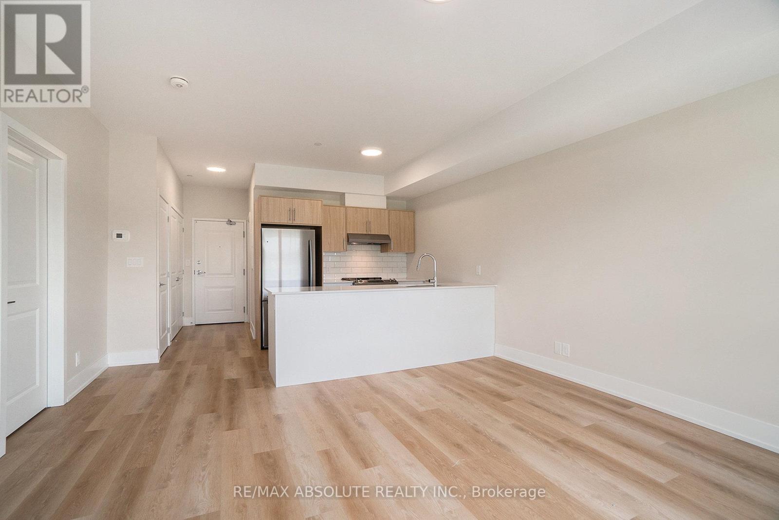 407 - 12 THOMAS STREET S