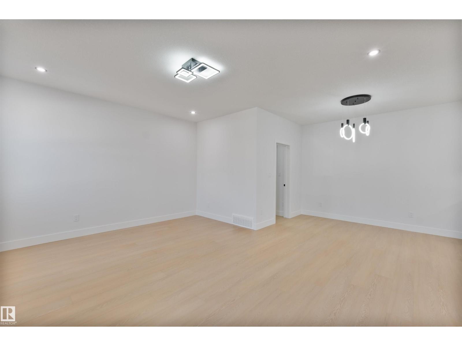 111 25 ST SW SW