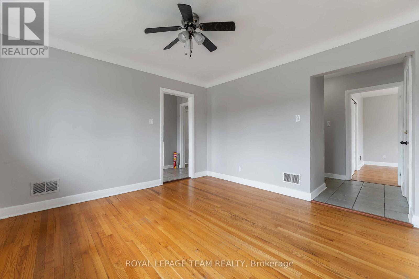 3 - 1086 APOLYDOR AVENUE