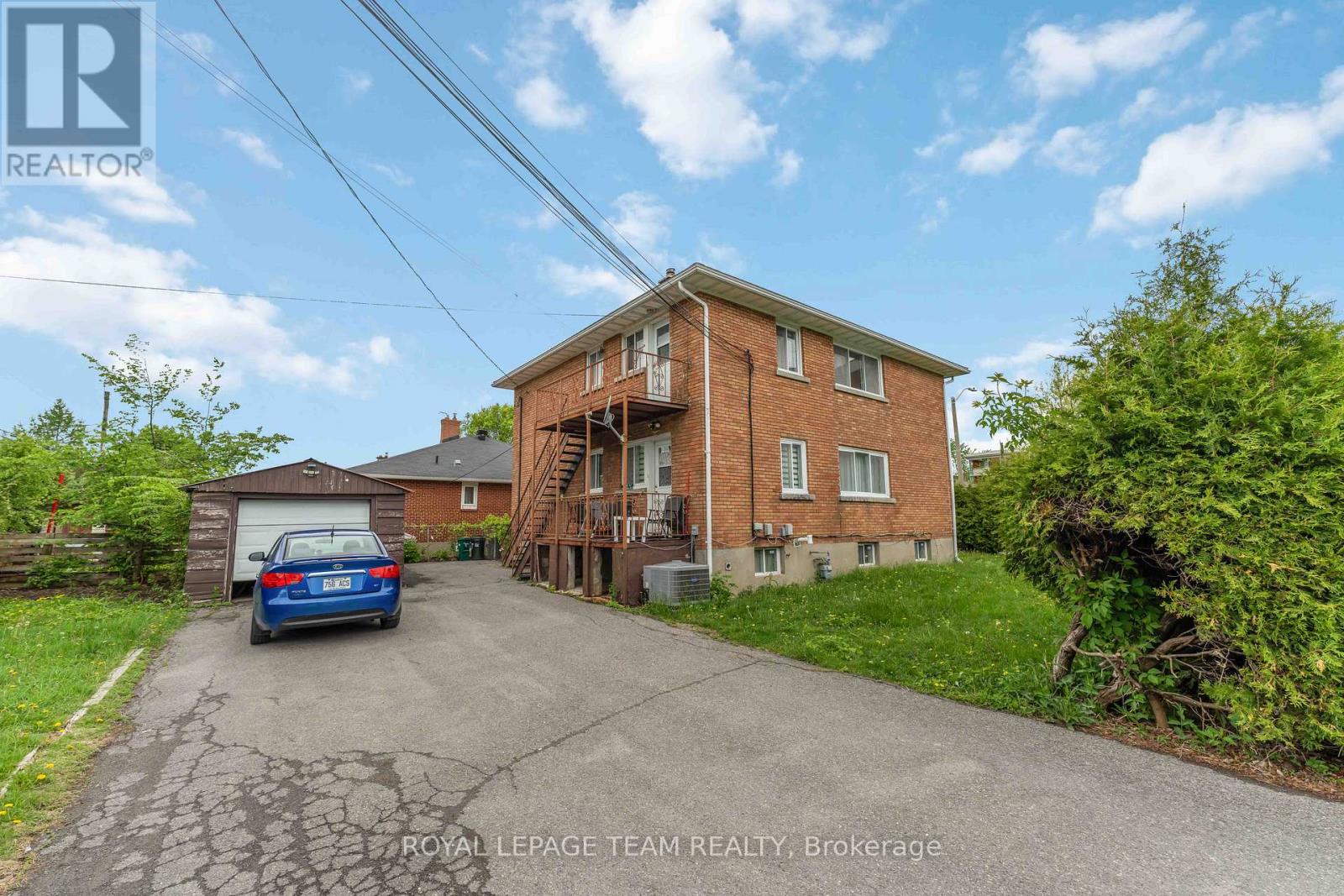 3 - 1086 APOLYDOR AVENUE