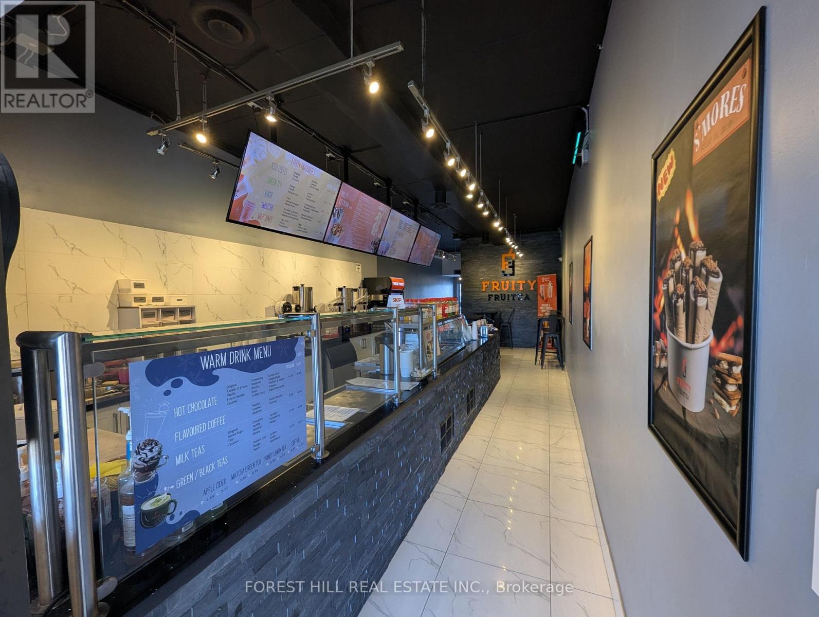 6 - 245 QUEEN STREET S