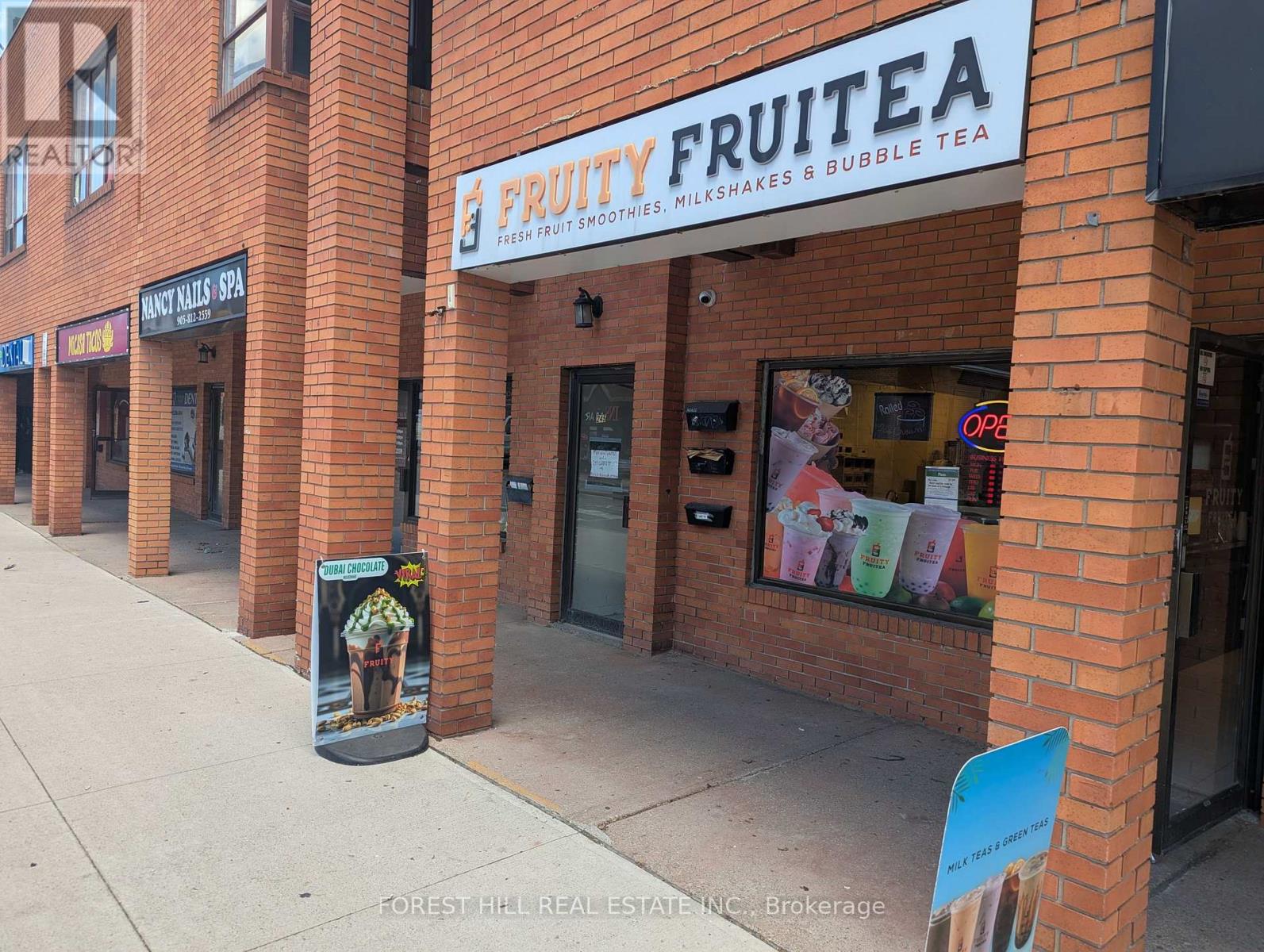 6 - 245 QUEEN STREET S